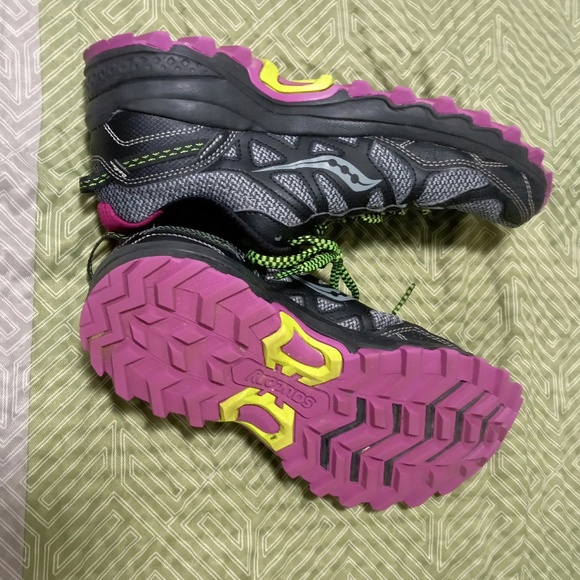 Saucony Black Grey Pink Neon Green sneakers - Picture 3 of 5